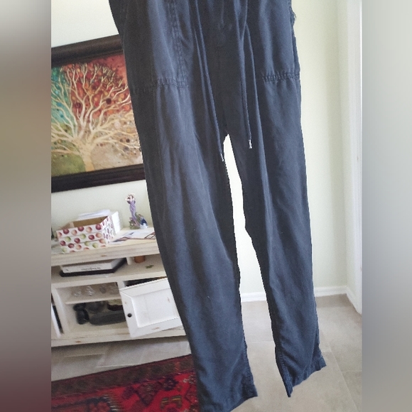 black pants - Picture 2 of 5